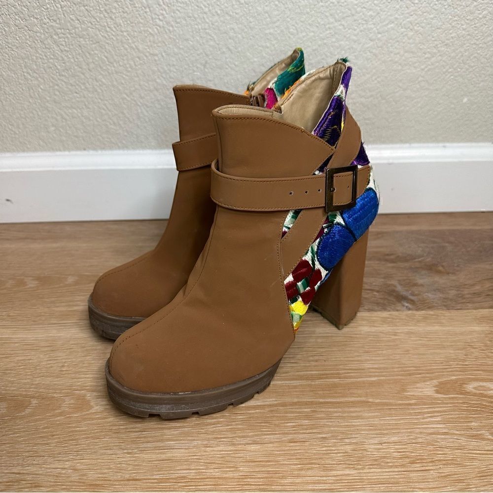 Hikal Bolom Embroidered High Heels Boots, Size 6